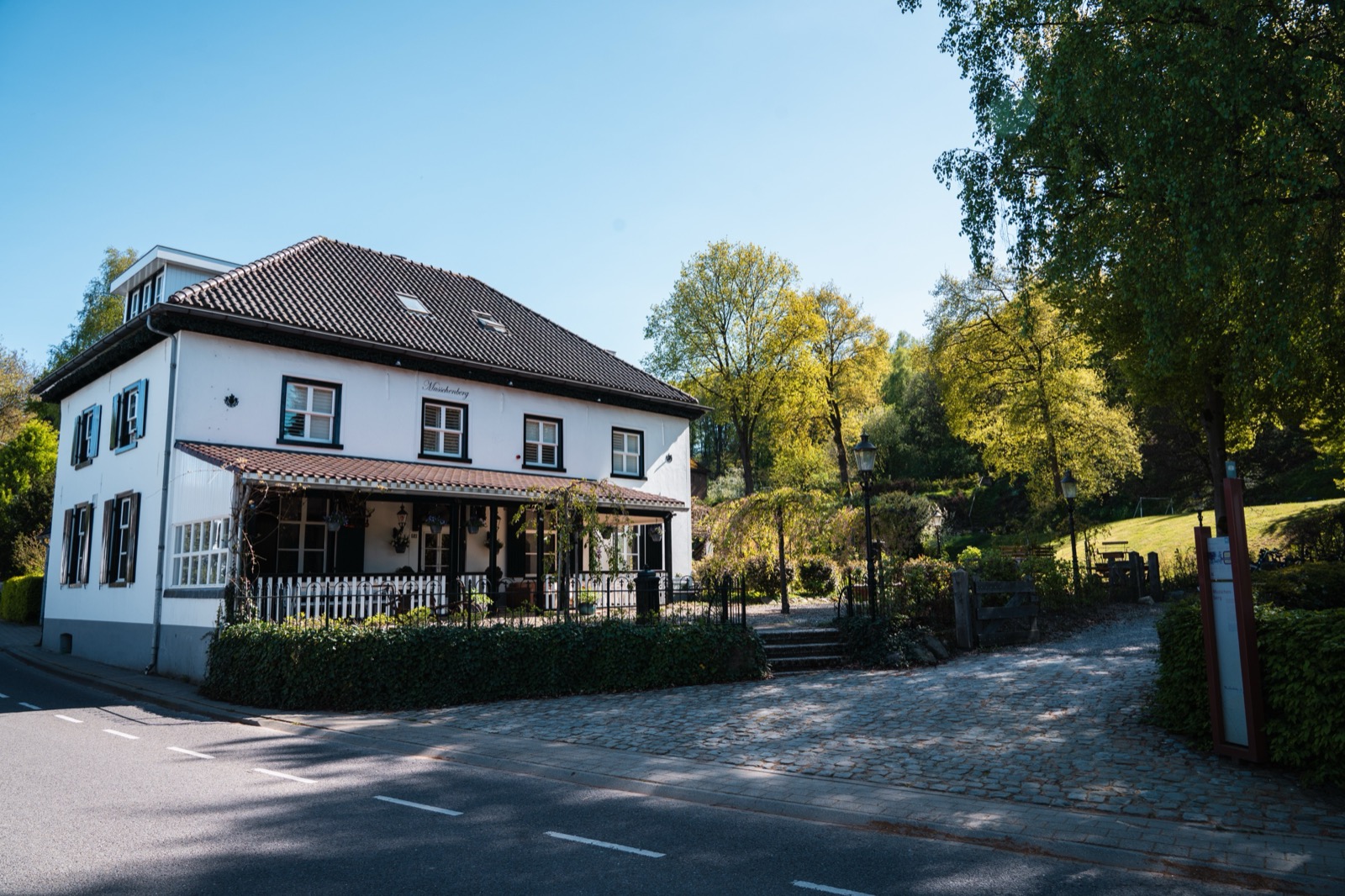 Voorgevel straatzijde
