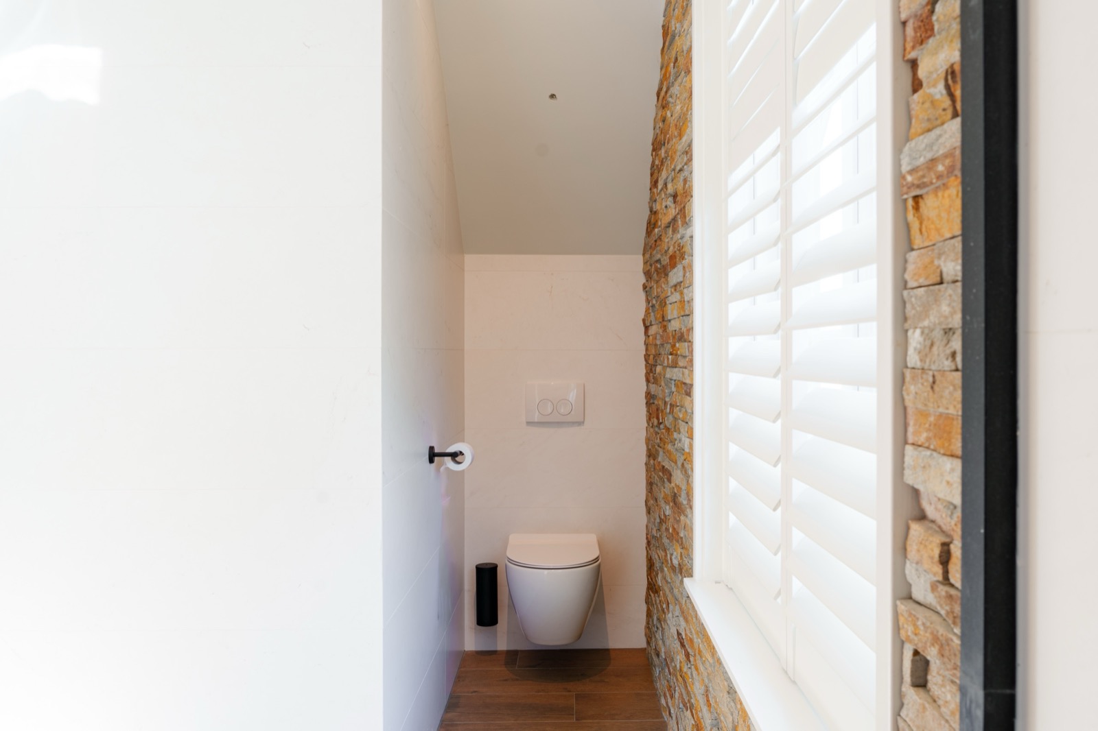 Apart toilet